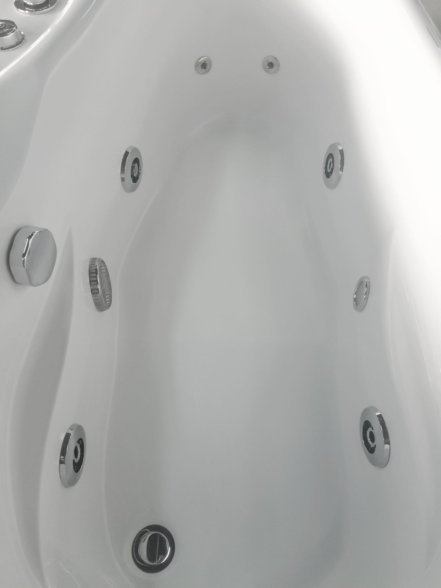 EAGO AM175-R 57'' White Acrylic Jetted Whirlpool Bathtub W/ Fixtures